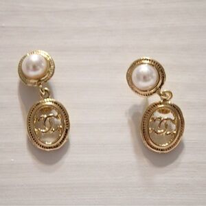 Vintage pearl drop earrings Gold and Pearl Drop Earrings
